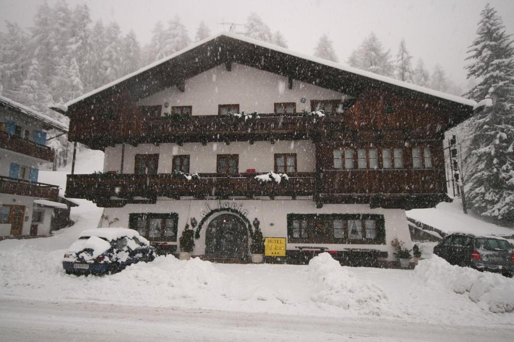 Hotel Al Larin Heidi Let's Go Hotel Al Larin Heidi Let's Go