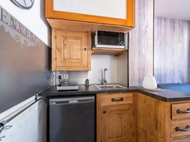 8dbe9d654bd8091_8.jpg