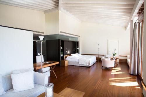 8de9bc064aacdd5_19.jpg